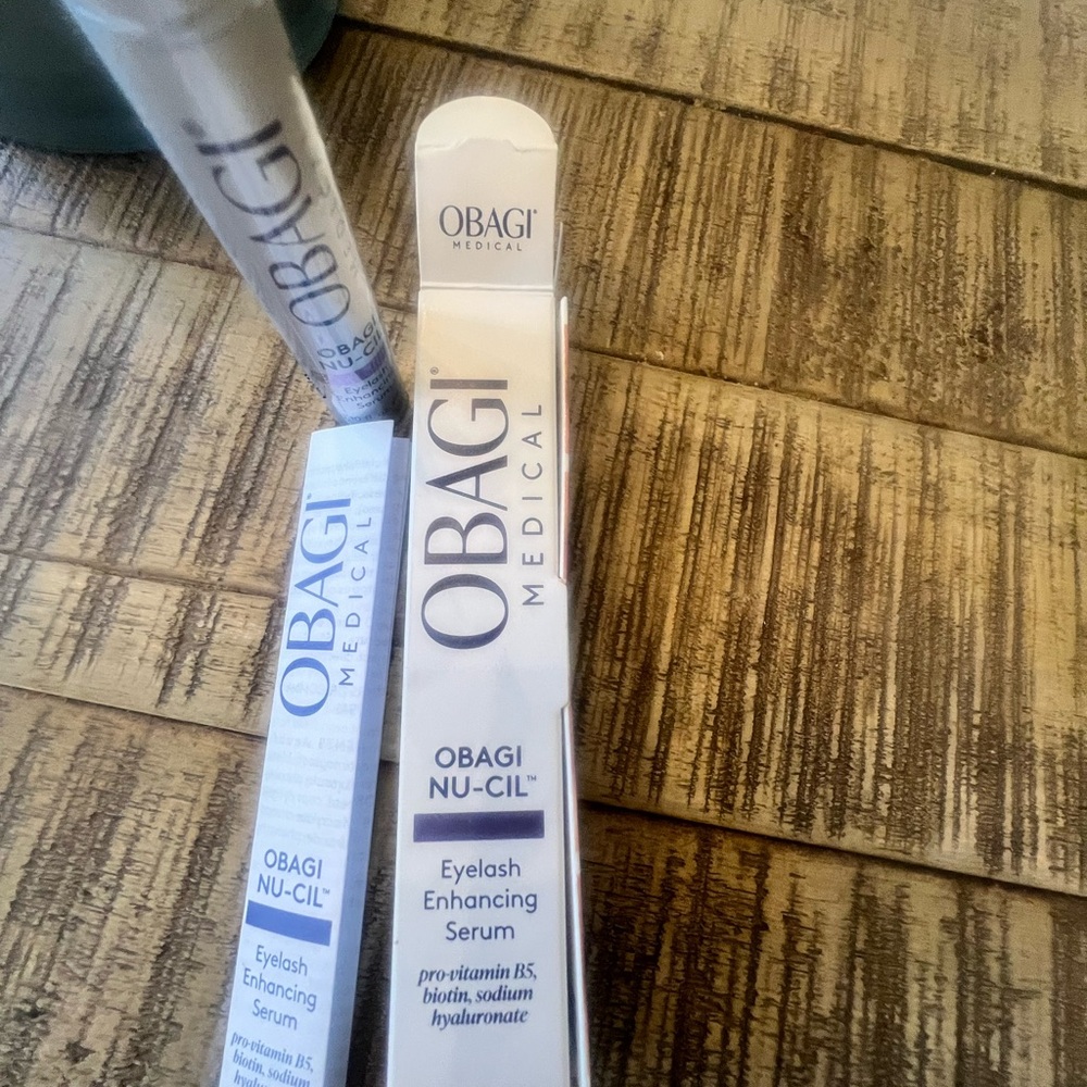 Obagi Medical Eyelash Enhancing Serum - White and Blue
